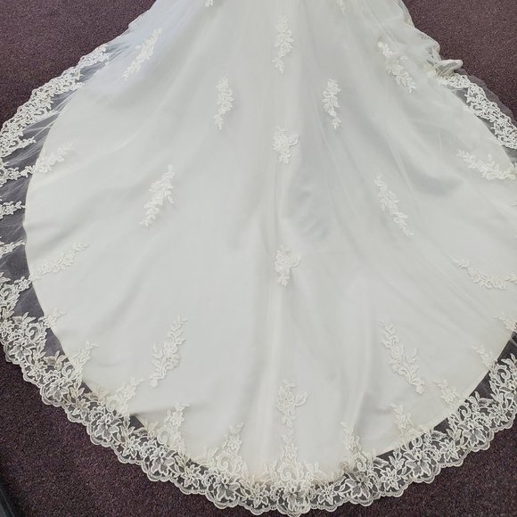 Symphony S3751 Ivory Size 8 Bridal Gown - Picture 7 of 8